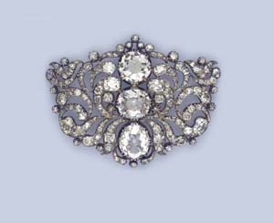 barockbrosche mit diamanten besetzt